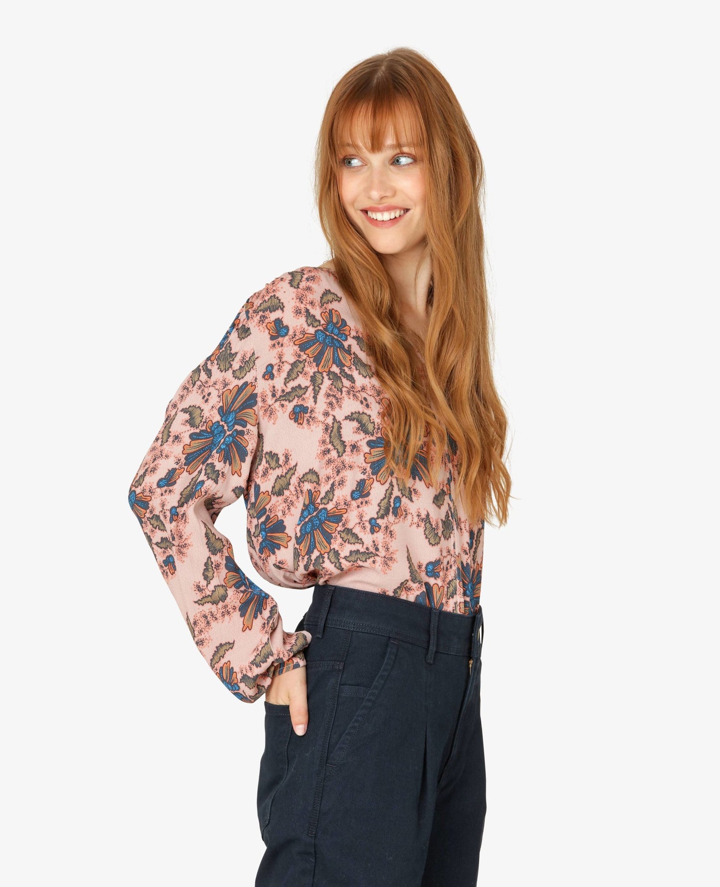 LINNN MØNSTRET BLUSE