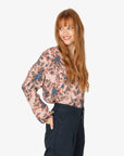 LINNN MØNSTRET BLUSE