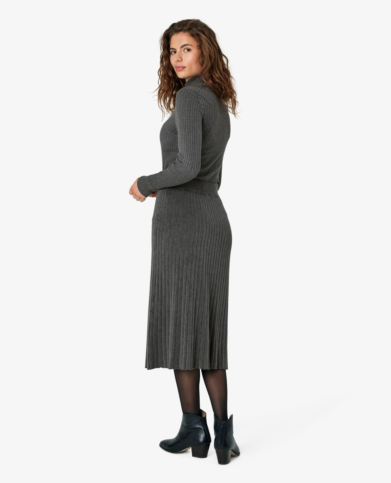 VIBENN RIBSTRIKKET PULLOVER