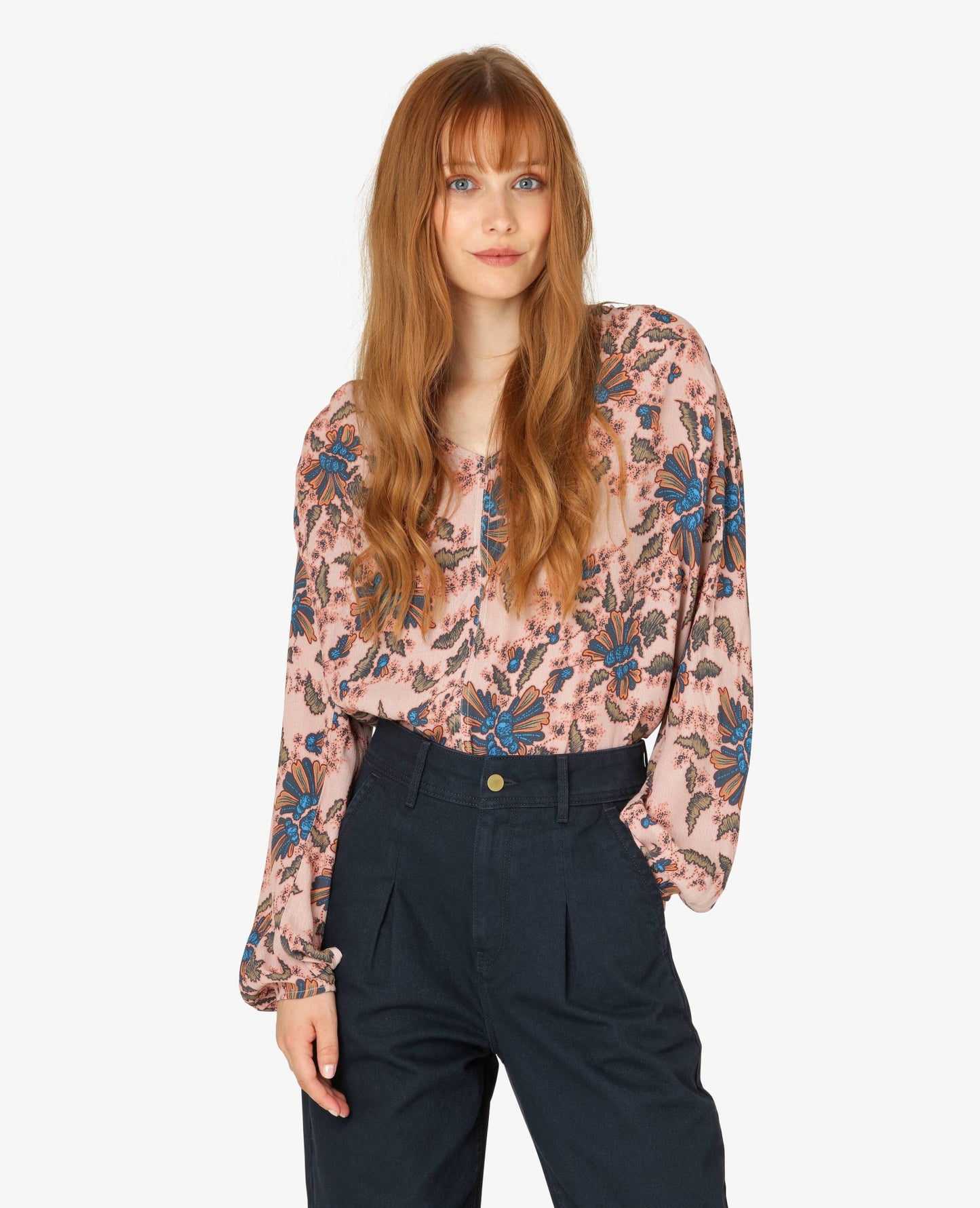 LINNN MØNSTRET BLUSE