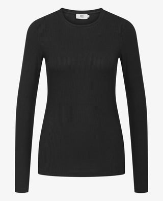 LYRANN RIBSTRIKKET BLUSE